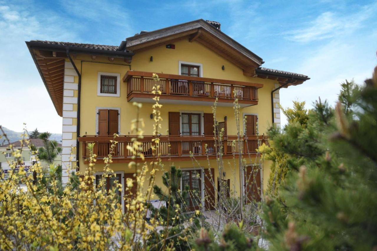 Rainbow Aparthotel Rovereto  Buitenkant foto